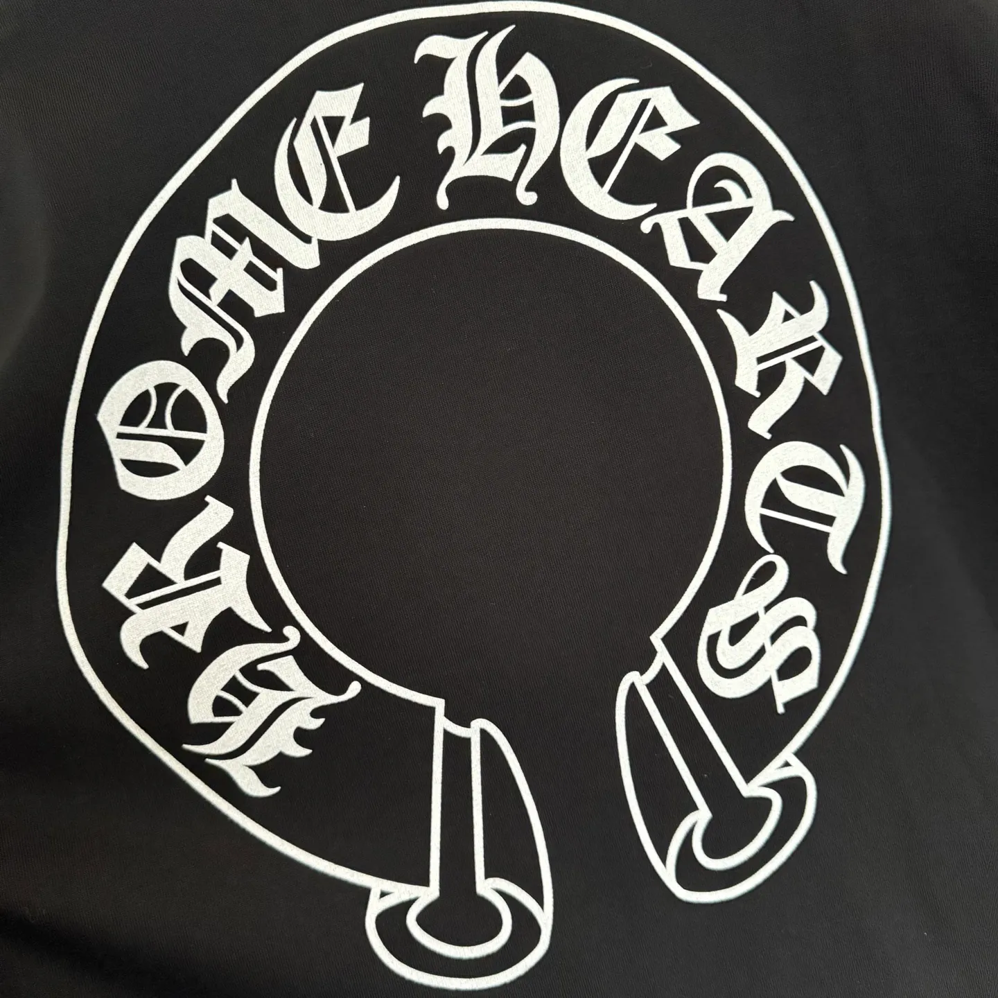 🅿️330 [Strict quality control] CH Crow Heart's new long-sleeved sweatshirt T-shirt. Heavy 340g double yarn fabric. Four flower positions on the front, back and left. Wash the whole garment twice. The four sides are frayed and torn. Heavy fabric. The neckline is made of icy Salona. Loose fit. Deep, wide and stylish. No deformation or shrinkage. Black and white color. Size: M-2xl
